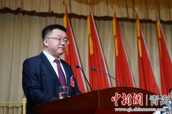 图为湟中区委书记吉辉作报告。潘雨洁摄 图为湟中区委书记吉辉作报告。潘雨洁摄