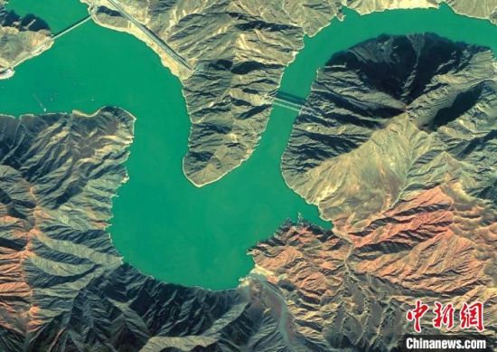 图为卫星遥感青海境内黄河影像。（资料图）　青海省地质调查院卫星遥感中心 供图