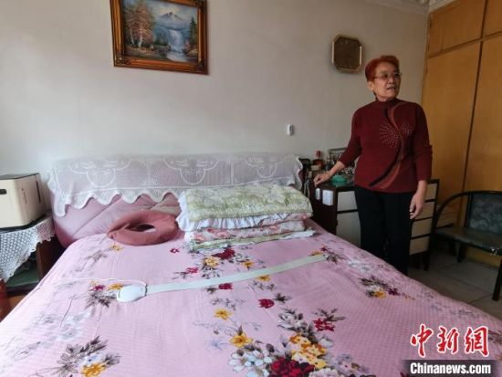 资料图为西宁市民家中的家庭养老(照护)床位。　祁增蓓 摄