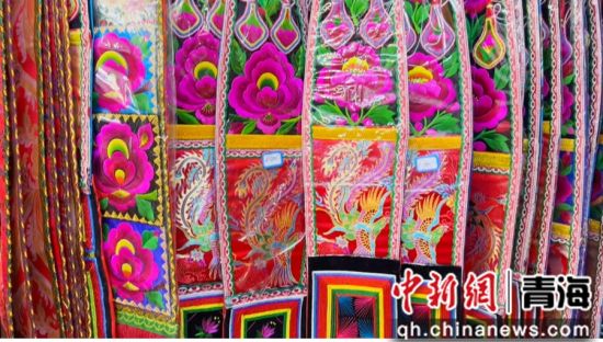 图为藏绣作品。贵南县委宣传部供图 图为藏绣作品。贵南县委宣传部供图