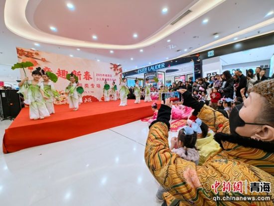 图为舞蹈类展示现场。李隽 摄 图为舞蹈类展示现场。李隽 摄